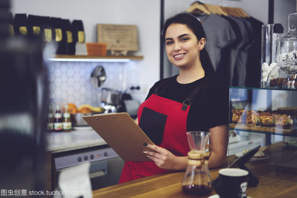 微笑行政經(jīng)理 如何從服務(wù)和銷售中計算餐飲年收入